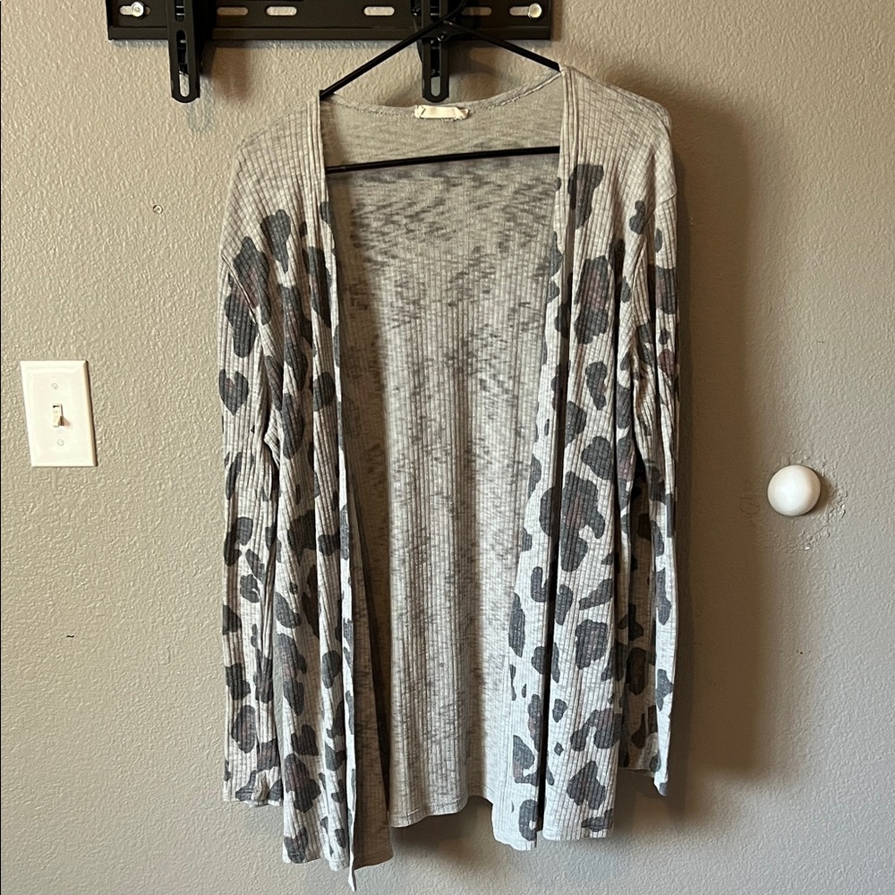 Phil Love Chic Gray Leopard Print Women's Cardigan